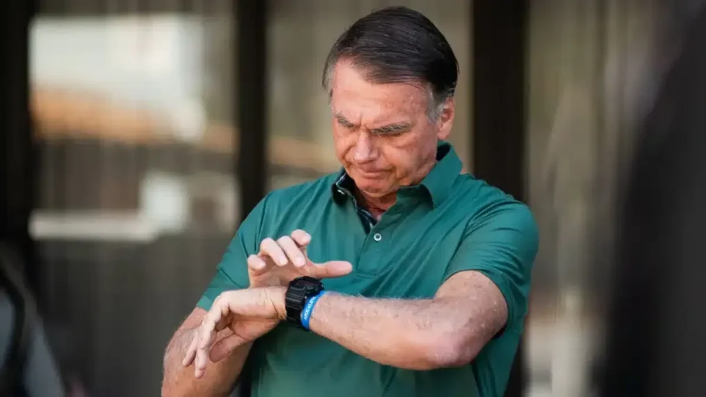 Boletim médico de Bolsonaro revela piora e interrompe fisioterapia