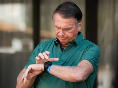Boletim médico de Bolsonaro revela piora e interrompe fisioterapia